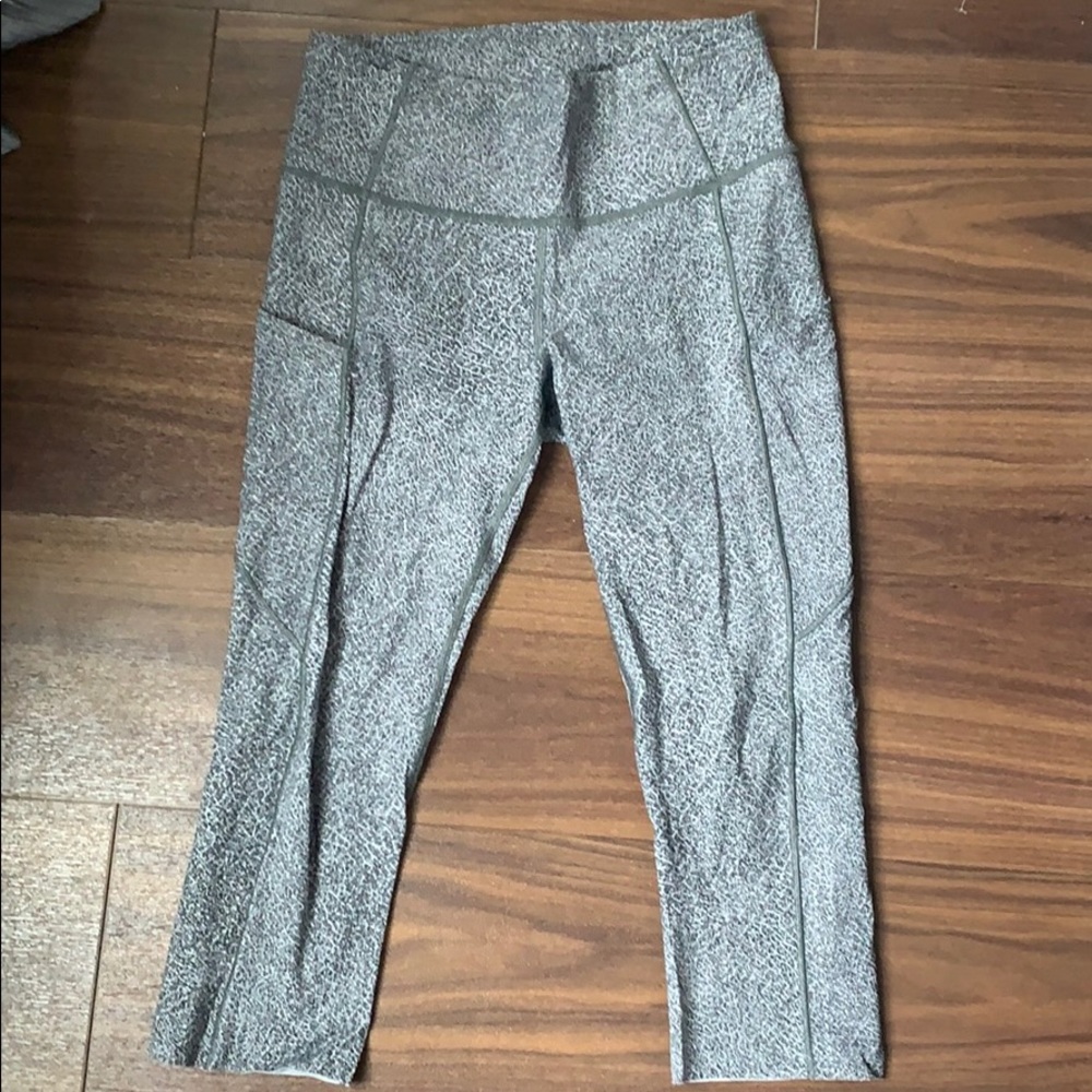 Lululemon Athletica  cropped leggings Size 8